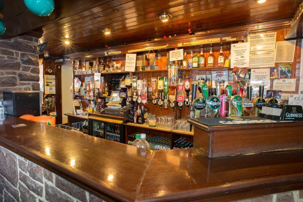 Larkin'S Pub, Restaurant, And B&B Milltown  Ngoại thất bức ảnh